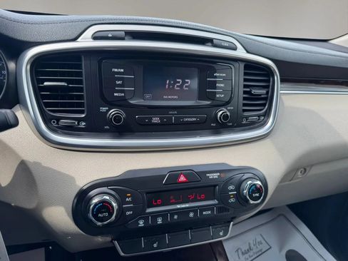 Used 2016 Kia Sorento EX FWD image 18