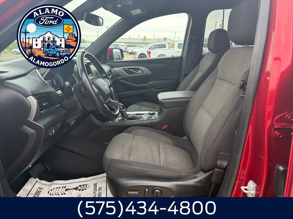 Used 2023 Chevrolet Traverse LT AWD/4WD image 9
