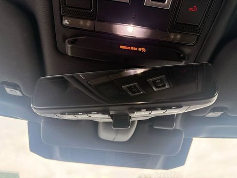 Used 2020 Land Rover Defender 110 X image 25