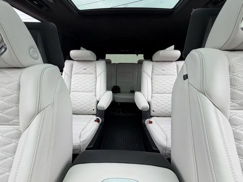 Used 2025 Cadillac Escalade Sport Platinum w/ LPO, ONYX Package AWD/4WD image 26
