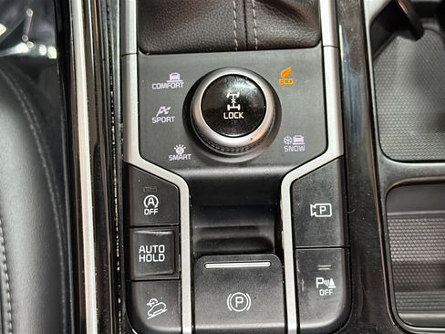 Used 2023 Kia Sorento SX image 26