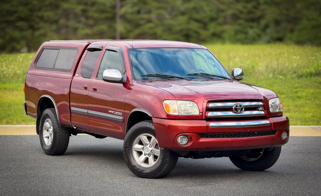 Used 2006 Toyota Tundra SR5 w/ Towing Pkg AWD/4WD image 2