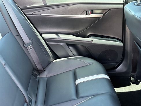 Used 2025 Toyota Camry SE w/ Convenience Package FWD image 11
