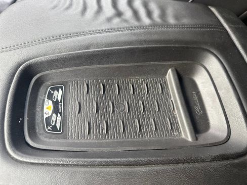 Used 2015 Cadillac Escalade ESV Luxury image 68