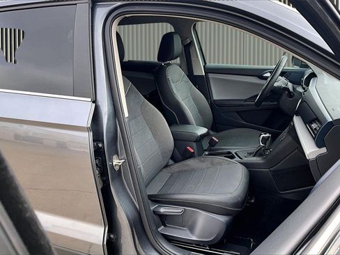 Used 2024 Volkswagen Taos SE image 7