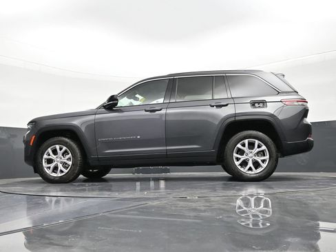 Used 2022 Jeep Grand Cherokee Limited AWD/4WD image 22