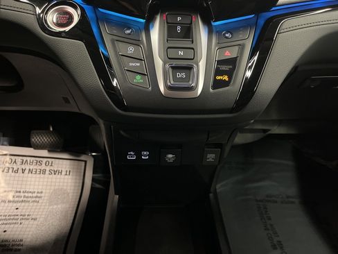 Used 2025 Honda Odyssey Touring image 25