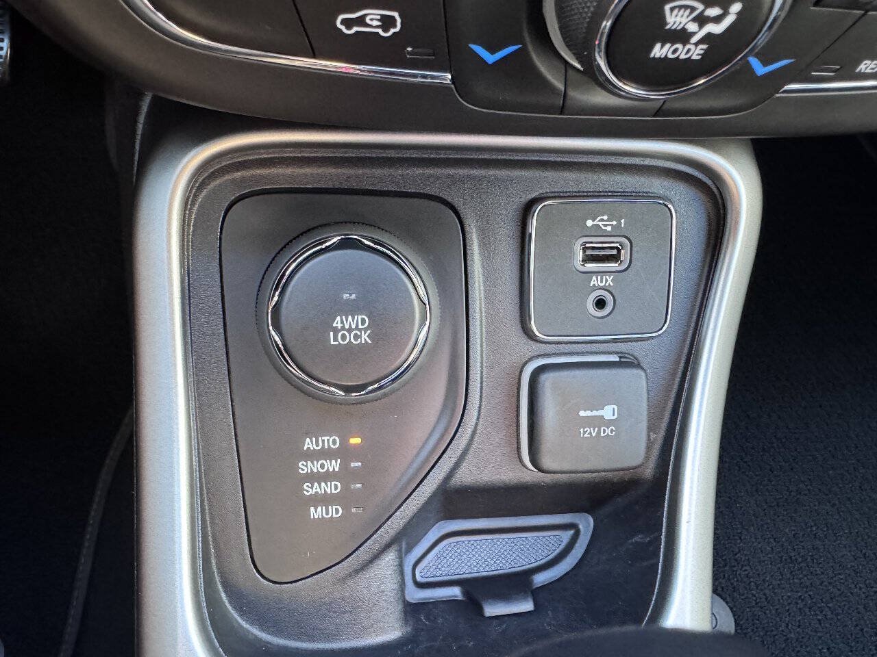 Used 2021 Jeep Compass Latitude AWD/4WD image 23