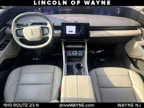 Used 2024 Lincoln Nautilus Premier image 22