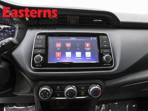 Used 2022 Nissan Kicks S FWD image 11