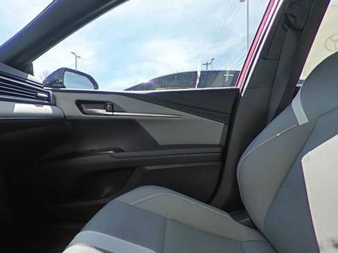 Used 2025 Toyota Camry SE image 24