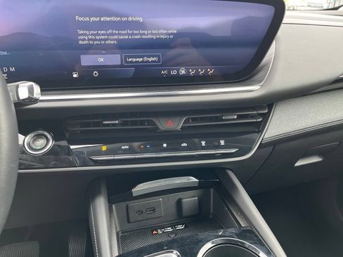 Used 2024 Buick Envision Preferred AWD/4WD image 16