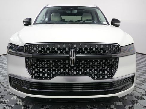 New 2026 Lincoln Navigator Reserve AWD/4WD image 10
