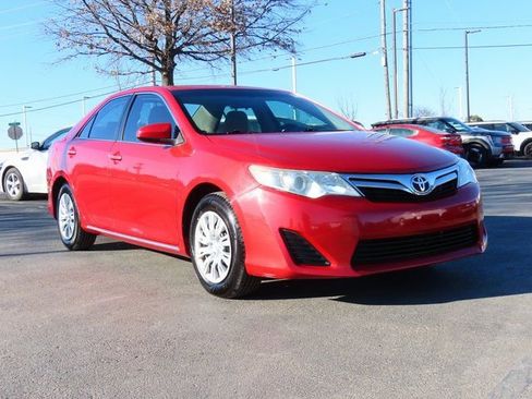 Used 2013 Toyota Camry LE image 1
