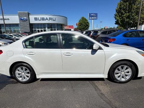Used 2011 Subaru Legacy 2.5i Premium AWD/4WD image 3