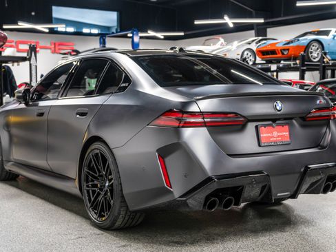 Used 2025 BMW M5 -Carbon Ceramic Brakes, Execut w/ Carbon Package image 6