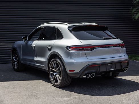 Certified 2026 Porsche Macan AWD/4WD image 3
