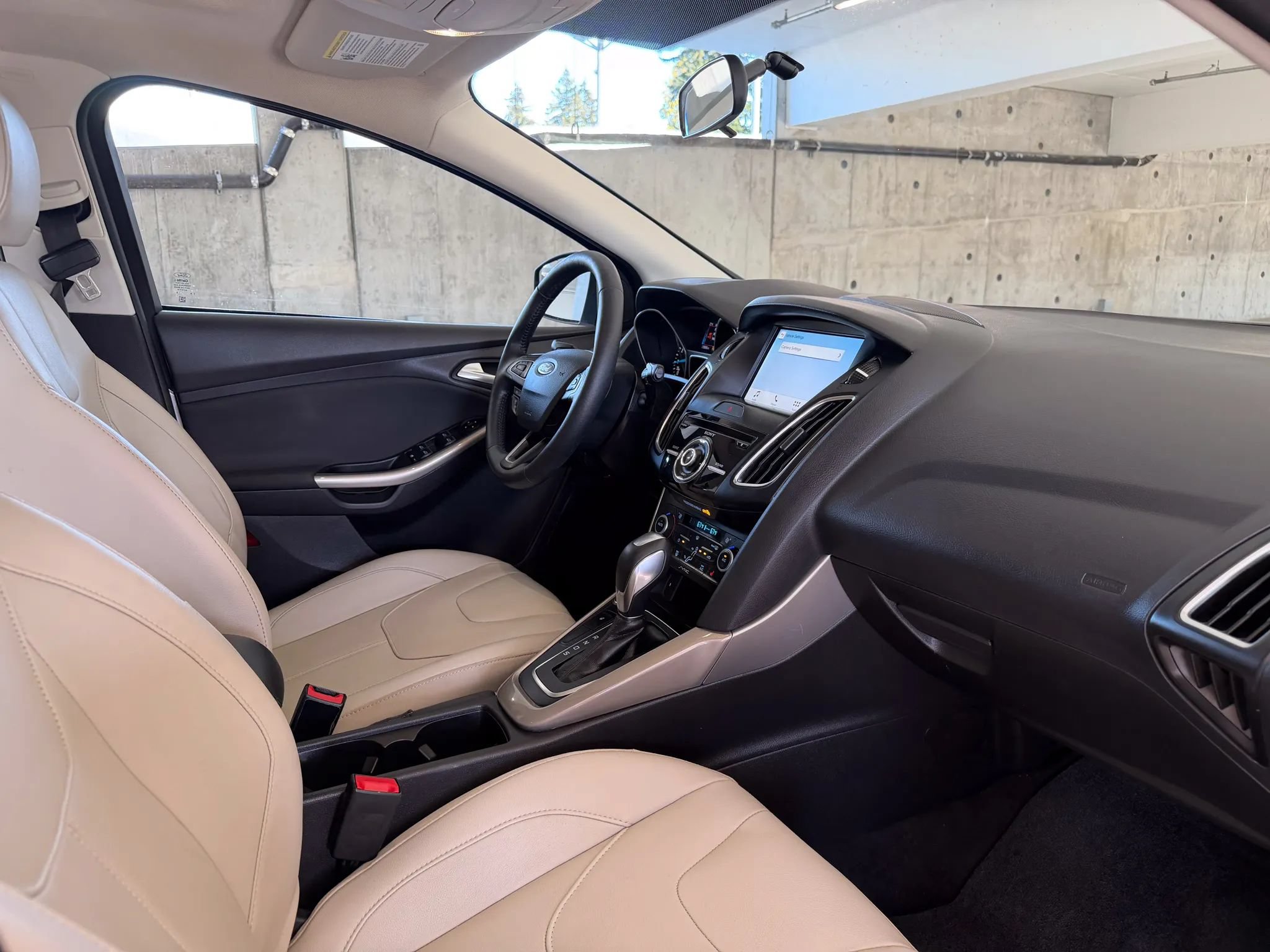 Used 2018 Ford Focus Titanium FWD image 25