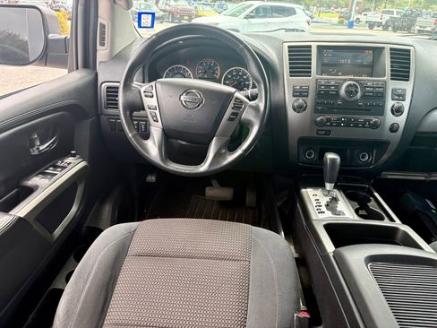 Used 2015 Nissan Armada SV RWD image 11