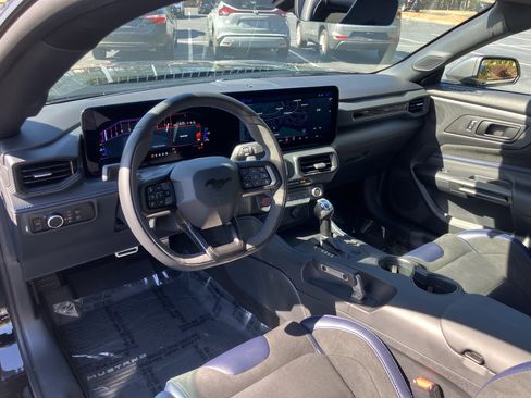 Used 2025 Ford Mustang Dark Horse image 32