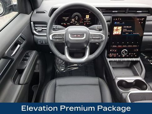 Used 2025 GMC Terrain Elevation w/ Elevation Premium Package AWD/4WD image 3