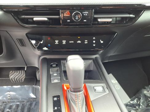 New 2026 Nissan Kicks SR w/ SR Premium Package AWD/4WD image 21