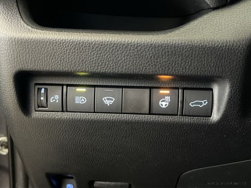 Used 2021 Toyota RAV4 XLE Premium AWD/4WD image 39