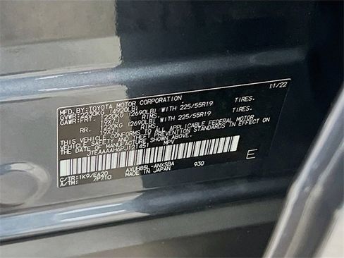 Used 2023 Toyota Venza Limited image 26
