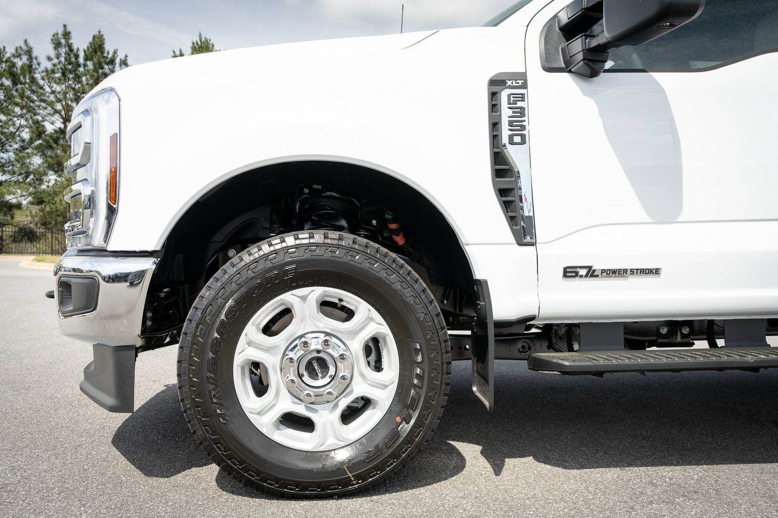 New 2026 Ford F350 XLT w/ XLT Premium Package AWD/4WD image 4