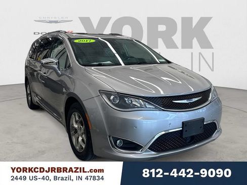 Used 2017 Chrysler Pacifica Limited FWD image 7