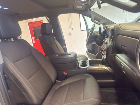 Used 2019 Chevrolet Silverado 1500 RST image 20