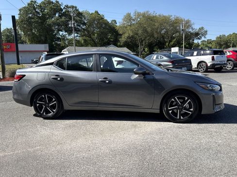 Used 2025 Nissan Sentra SV image 6