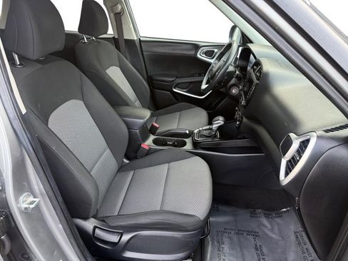 Used 2023 Kia Soul LX w/ Option Group 015 FWD image 12