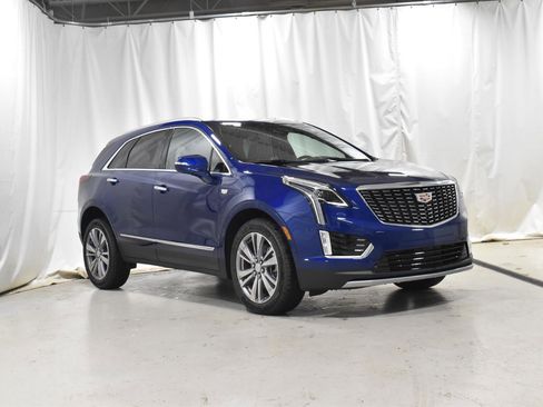 Used 2025 Cadillac XT5 Premium Luxury w/ LPO, Floor Liner Package FWD image 21