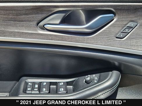 Used 2021 Jeep Grand Cherokee L Limited AWD/4WD image 15