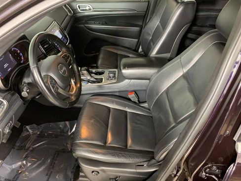 Used 2020 Jeep Grand Cherokee Limited AWD/4WD image 30