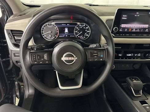 Used 2023 Nissan Rogue SV image 14