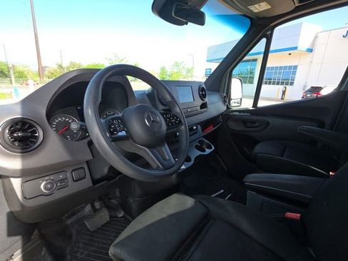 Used 2023 Mercedes-Benz Sprinter 1500 image 8