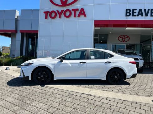 New 2026 Toyota Camry Hybrid AWD/4WD image 2