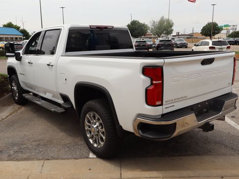 New 2026 Chevrolet Silverado 2500 LTZ w/ LTZ Premium Package AWD/4WD image 10