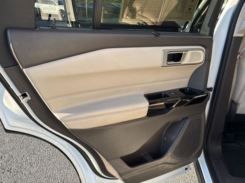 Used 2021 Ford Explorer Platinum w/ Equipment Group 601A image 15