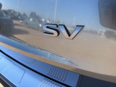 Used 2024 Nissan Rogue SV w/ SV Premium Package FWD image 10