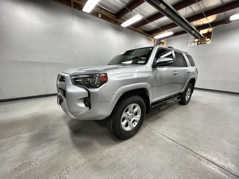 Certified 2023 Toyota 4Runner SR5 Premium w/ Moonroof Package image 4
