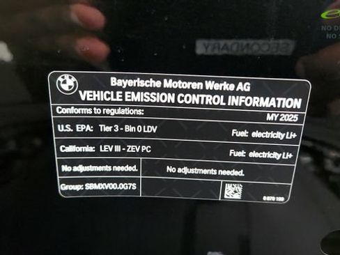 Used 2025 BMW i7 xDrive60 w/ Executive Package RWD image 73