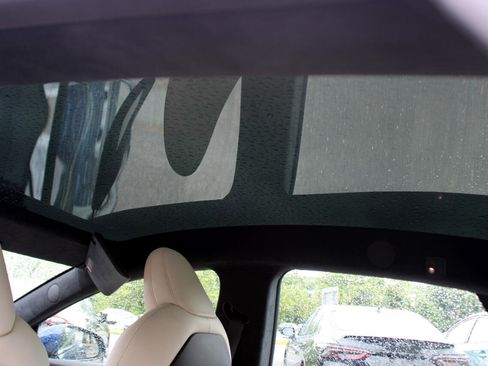 Used 2021 Tesla Model S Plaid image 15