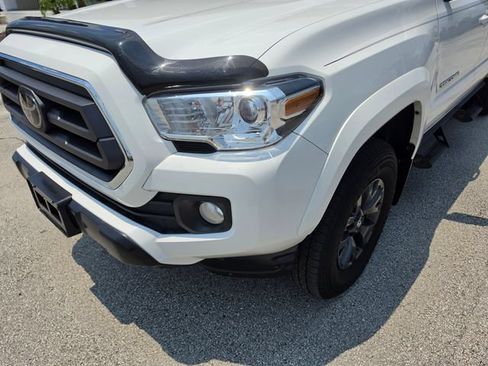 Used 2023 Toyota Tacoma SR5 w/ Technology Package AWD/4WD image 14