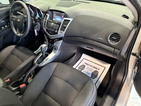 Used 2016 Chevrolet Cruze LT w/ Technology Package image 26
