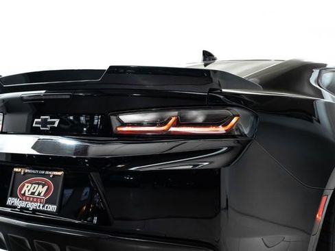 Used 2016 Chevrolet Camaro SS RWD image 13
