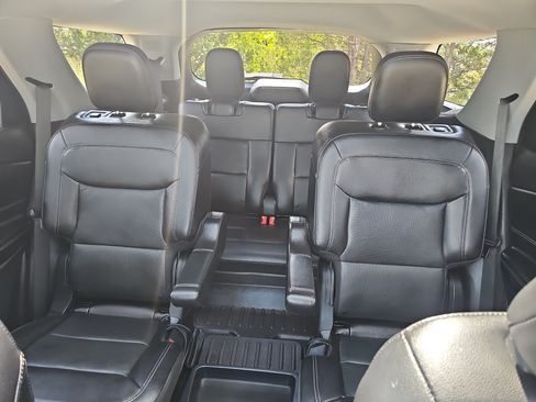 Used 2021 Ford Explorer Limited w/ Equipment Group 301A RWD image 20