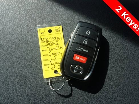 Used 2025 Toyota Camry LE w/ Convenience Package image 29